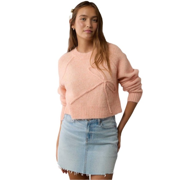 American Eagle NWT Cropped Bow Sweater in Peach Pink, Size Medium 🎀 - Picture 1 of 9